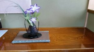 魚沼の畳工事が終わって最後には必ず畳の扱い方について説明します。