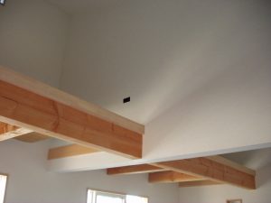 クロス工事の山場が無事に終わり一息ついてます。