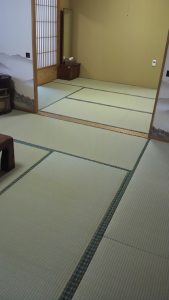魚沼市の旅館様の畳工事の他に襖の張り替えもついでにお願いされました。