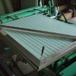 魚沼は予報通り雨ですので工場で縁無し畳を作ります。