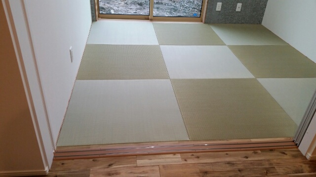 魚沼市の住宅へ縁なし畳を納めてきました。