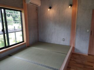 魚沼市・南魚沼市・湯沢町の古民家風リノベーション住宅に畳を納めてきました。